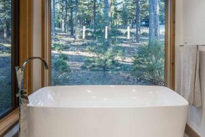 WEB-16-Martis-Camp-Realty-Home-458-primary-bath-tub