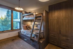 WEB-25-Martis-Camp-Realty-Home-458-bunk-room